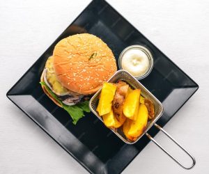 beef-burger-potato-frying-wooden-background-top-view-free-space-text_187166-51548