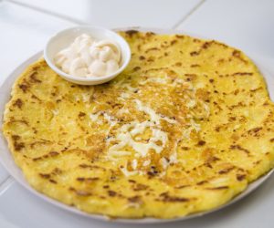 tasty-delicious-cheesy-tortilla-with-cream